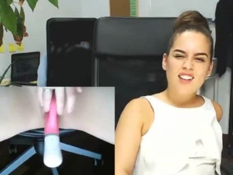 Secretary masturbating in her office - more videos on cam-girls.ml